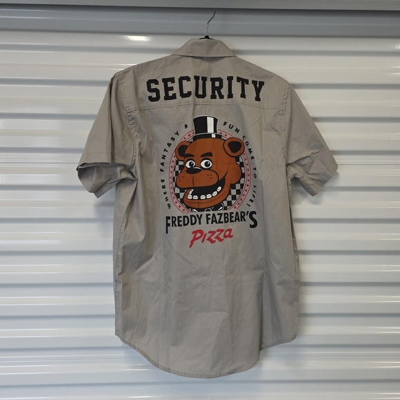 Five Nights At Freddy's Security Fazbears Pizza  Woven Button-Up Medium (Z) - Picture 4 of 5